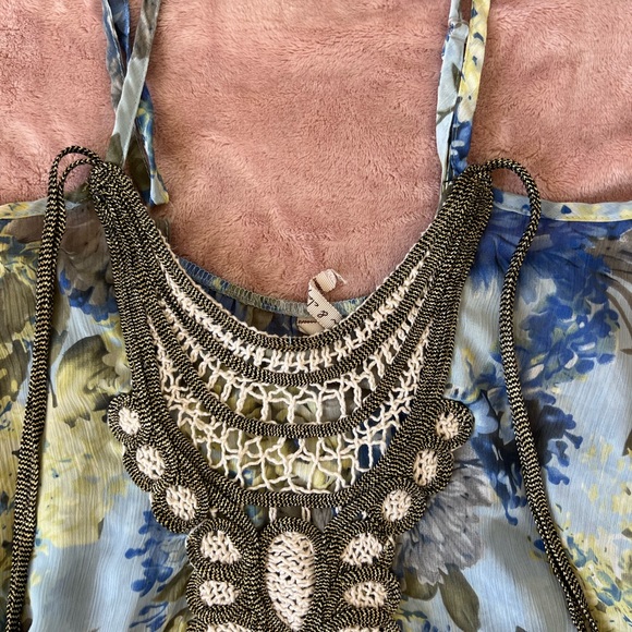 Flower Front Embroidered Cami Top Uneven Hem size S - Picture 8 of 10